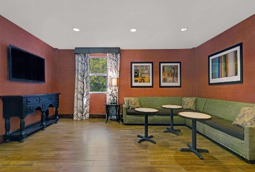 Hampton Inn & Suites Pigeon Forge On The Parkway - image 19