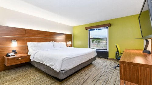 Holiday Inn Express Hotel & Suites Pigeon Forge an IHG Hotel - image 7