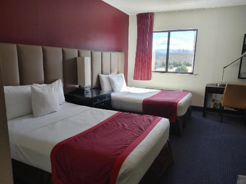 Hotel Pigeon Forge - image 35