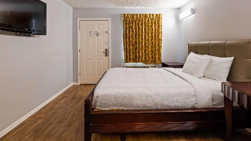 Apple Valley Inn Pigeon Forge - image 12