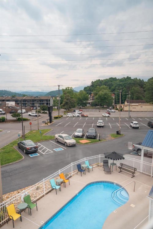 Guest Inn Pigeon Forge - image 11