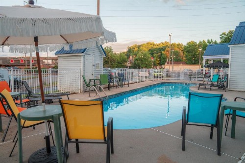 Guest Inn Pigeon Forge - image 12