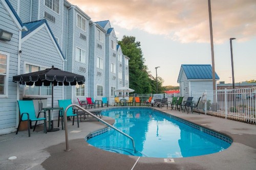 Guest Inn Pigeon Forge - image 13