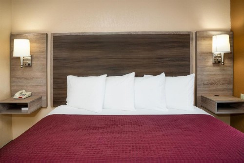 Guest Inn Pigeon Forge - image 9