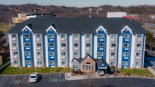 Microtel Inn & Suites by Wyndham Pigeon Forge - image 43