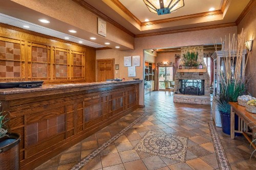 Econo Lodge Riverside - image 3