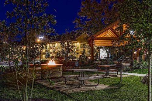 Econo Lodge Riverside - image 35