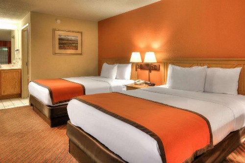 Econo Lodge Riverside - image 44