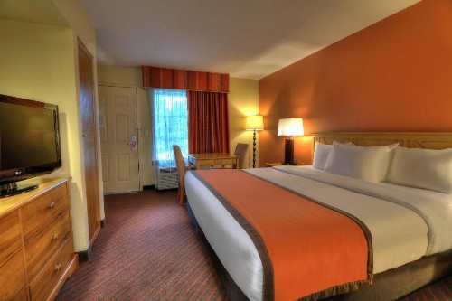 Econo Lodge Riverside - image 46