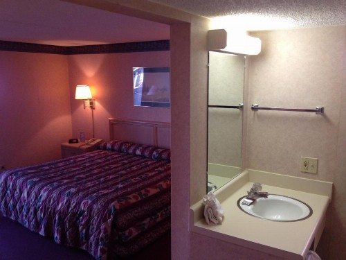 Green Valley Motel - image 15