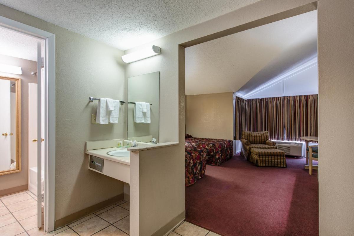 Green Valley Motel - image 4