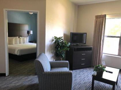 All Season Suites - image 11