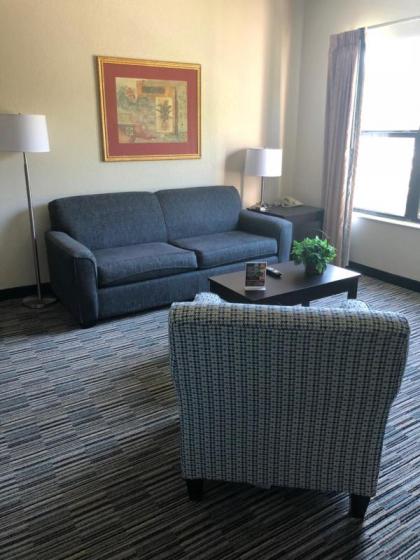 All Season Suites - image 8