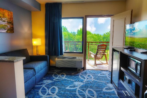 Country Cascades Waterpark Resort - image 20