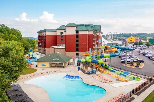 Country Cascades Waterpark Resort - image 23