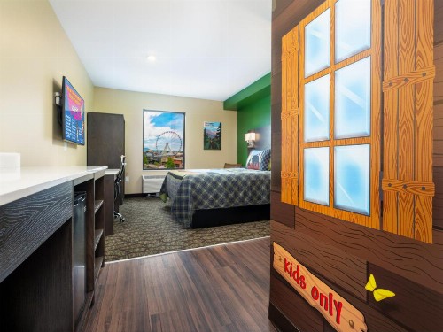 Country Cascades Waterpark Resort - image 25