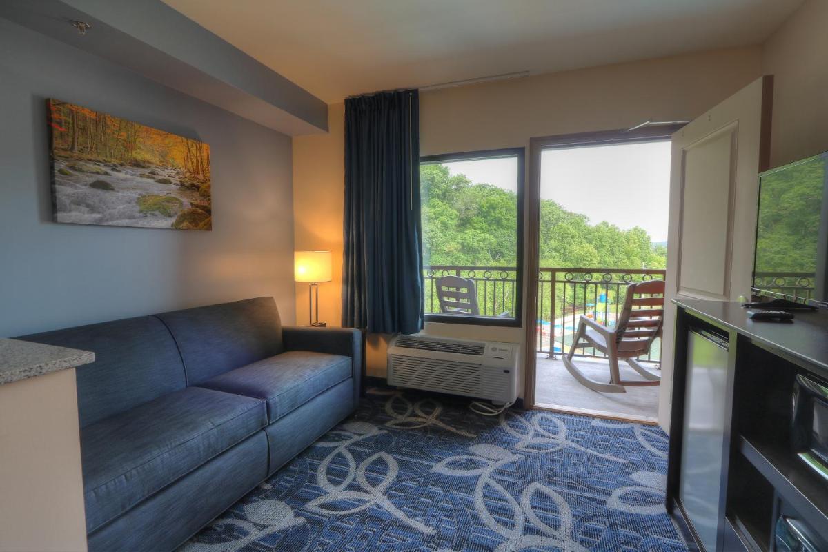 Country Cascades Waterpark Resort - image 7