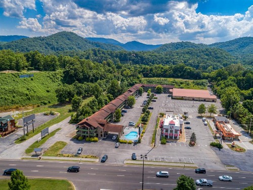 Evergreen Smoky Mountain Lodge & Convention Center - image 25