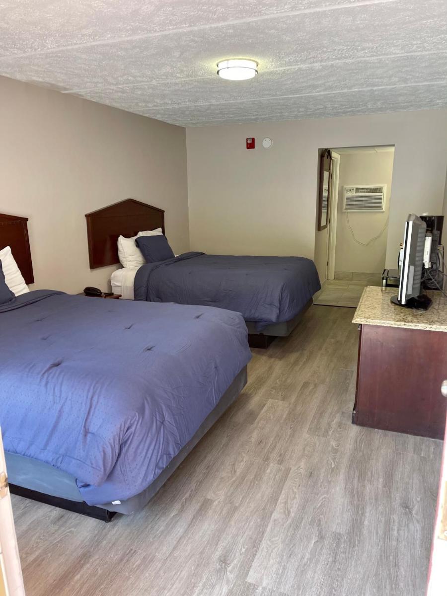 Pin Oak Parkway Inn - image 7