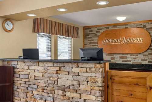 Howard Johnson by Wyndham Pigeon Forge - image 2
