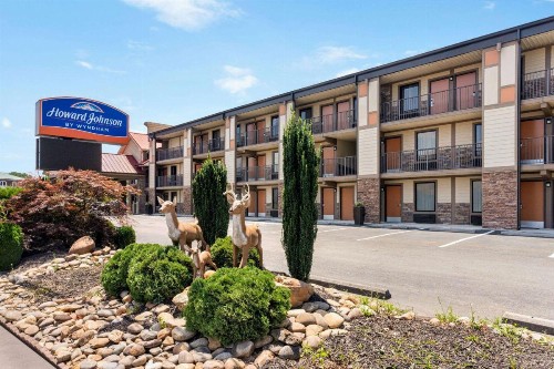 Howard Johnson by Wyndham Pigeon Forge - image 3