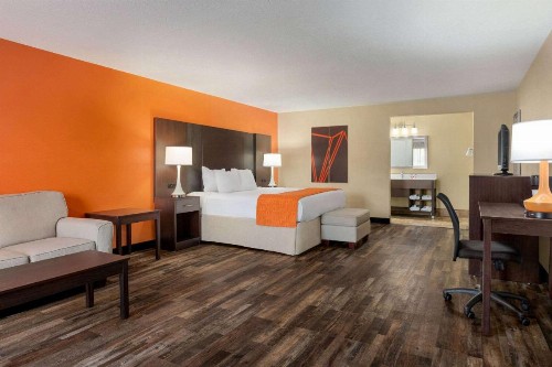 Howard Johnson by Wyndham Pigeon Forge - image 7
