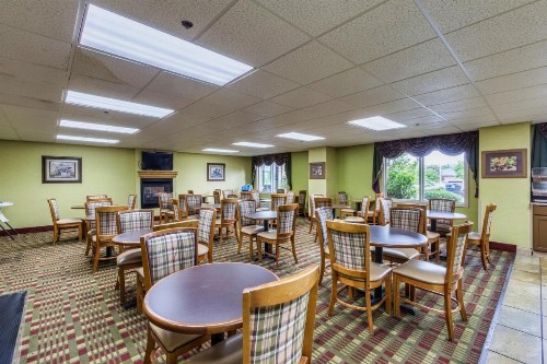 Park Grove Inn - image 17