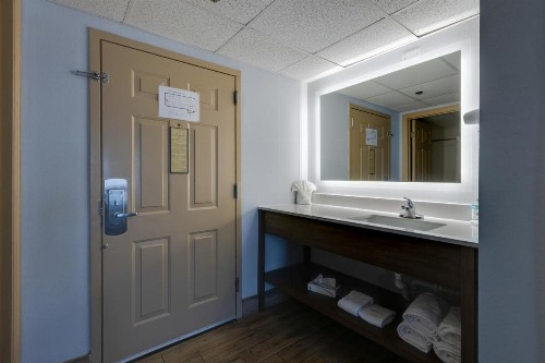 Park Grove Inn - image 36