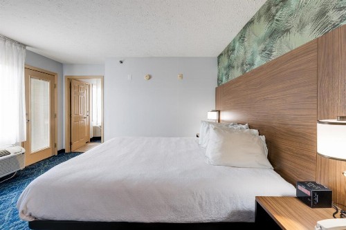 Park Grove Inn - image 47