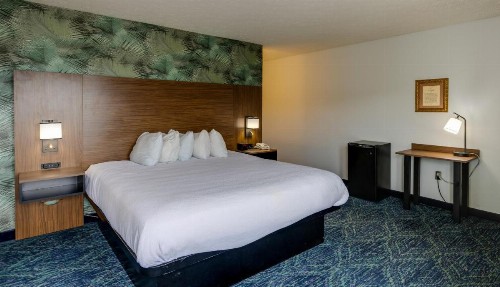 Park Grove Inn - image 49