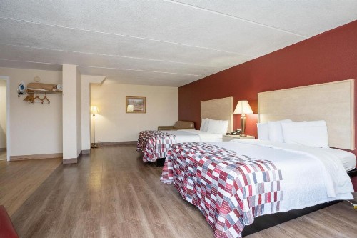 Red Roof Inn & Suites Pigeon Forge Parkway - image 19