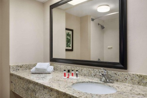 Ramada by Wyndham Pigeon Forge North - image 33