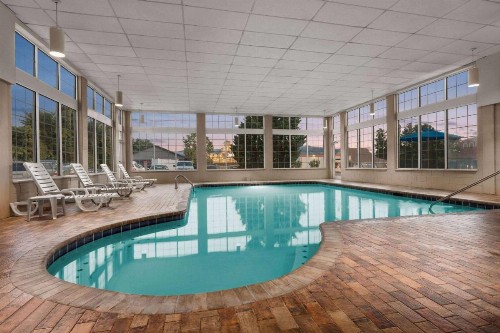 Ramada by Wyndham Pigeon Forge North - image 39