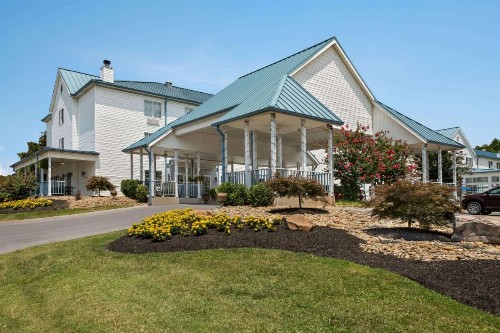 Ramada by Wyndham Pigeon Forge North - image 40