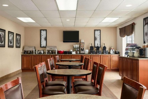 Ramada by Wyndham Pigeon Forge North - image 49