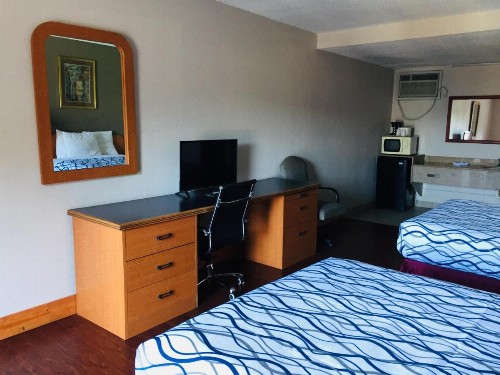 Bear Mount Inn & Suites - image 10