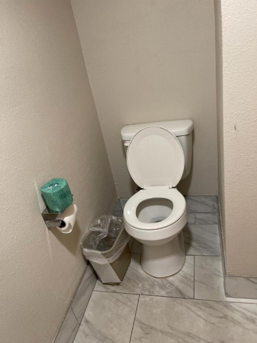 Bear Mount Inn & Suites - image 2