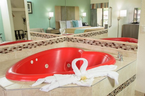 Pigeon River Inn - image 30