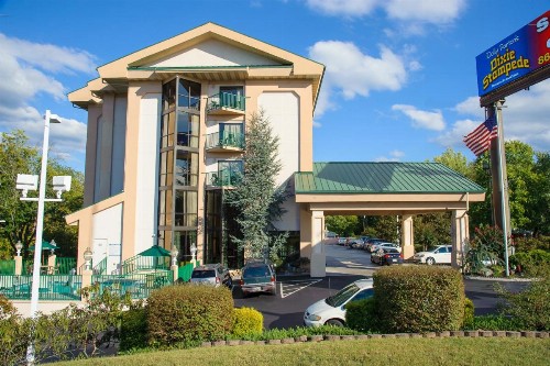 Pigeon River Inn - image 4