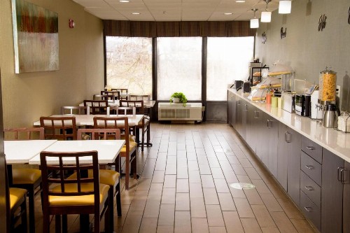 Pigeon River Inn - image 42