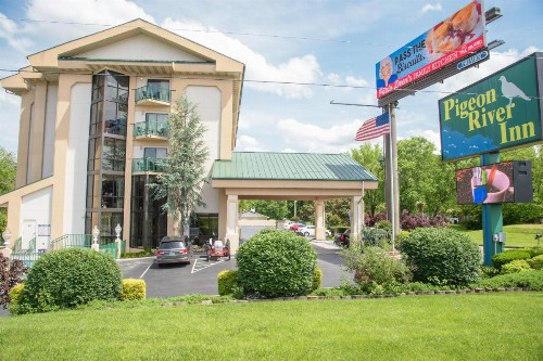 Pigeon River Inn - image 7