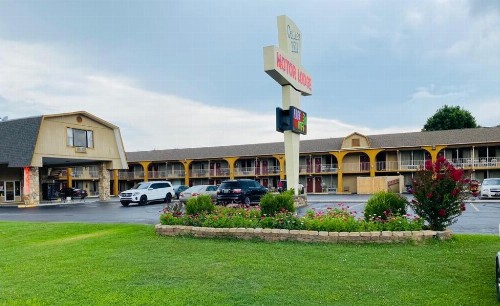 Conner Hill Motor Lodge - image 15