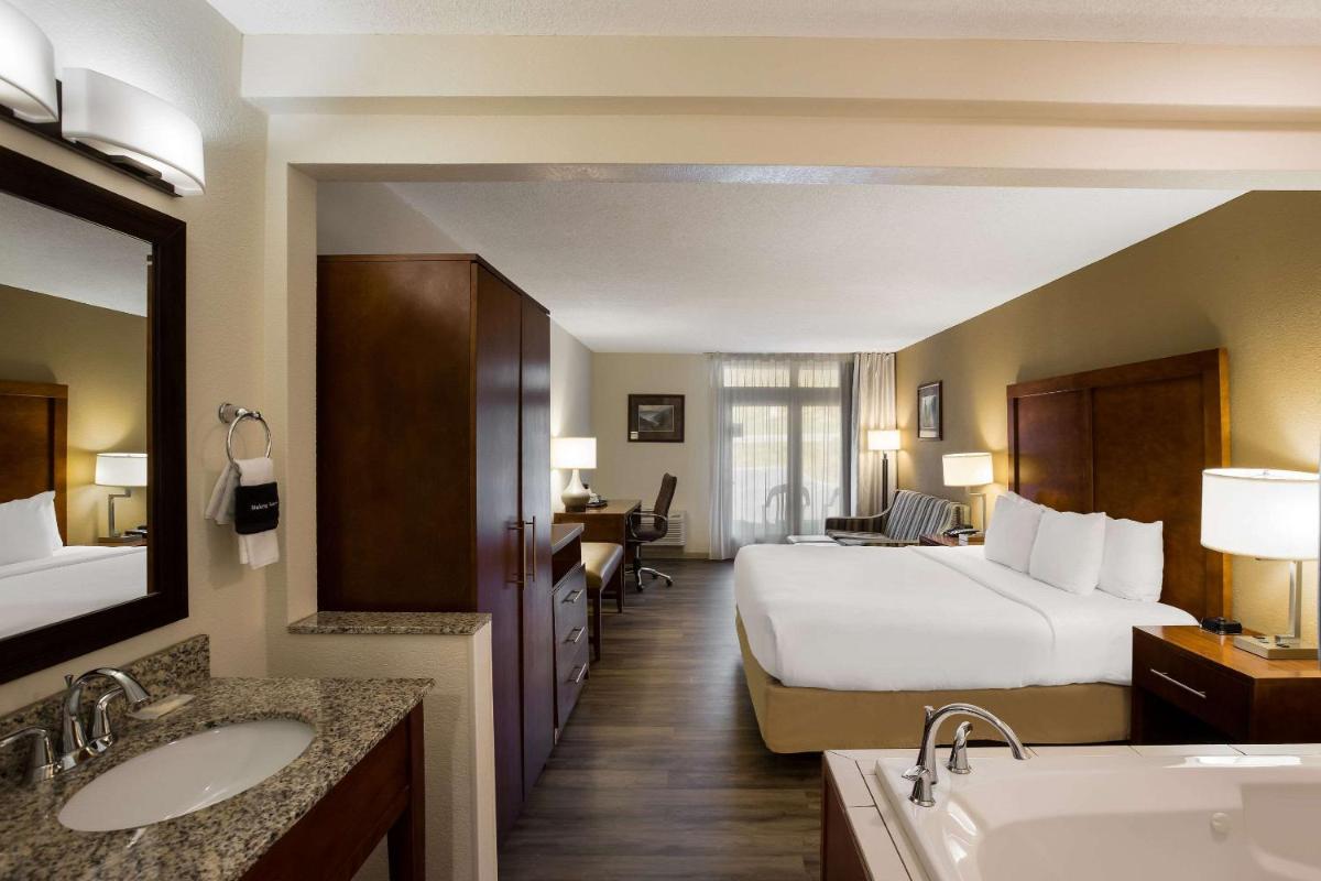 Comfort Inn Apple Valley Sevierville - image 6
