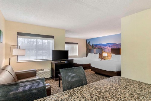 MainStay Suites Conference Center Pigeon Forge - image 23