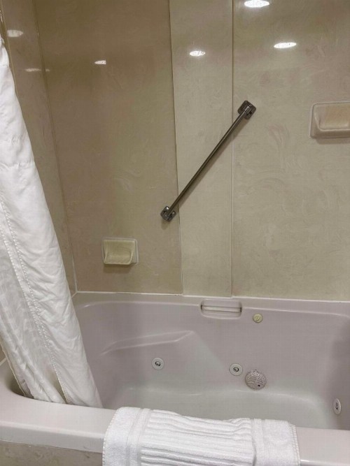 Comfort Suites Mountain Mile Area - image 18