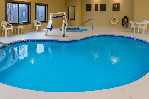 Comfort Suites Mountain Mile Area - image 22