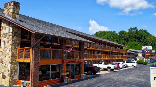 Wild Bear Inn - image 2