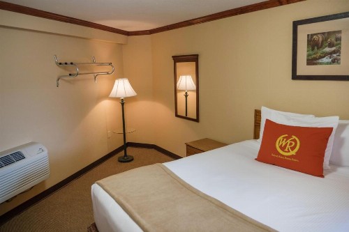 Wild Bear Inn - image 6