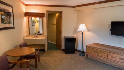 Wild Bear Inn - image 8