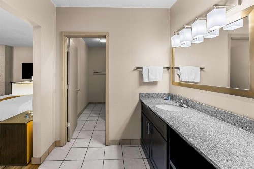 Best Western Toni Inn - image 29